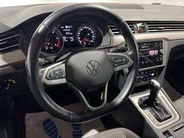 Volkswagen Passat - 11