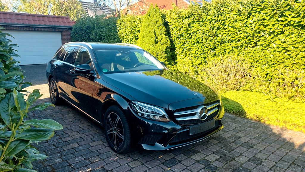 Image of Mercedes-Benz C 180