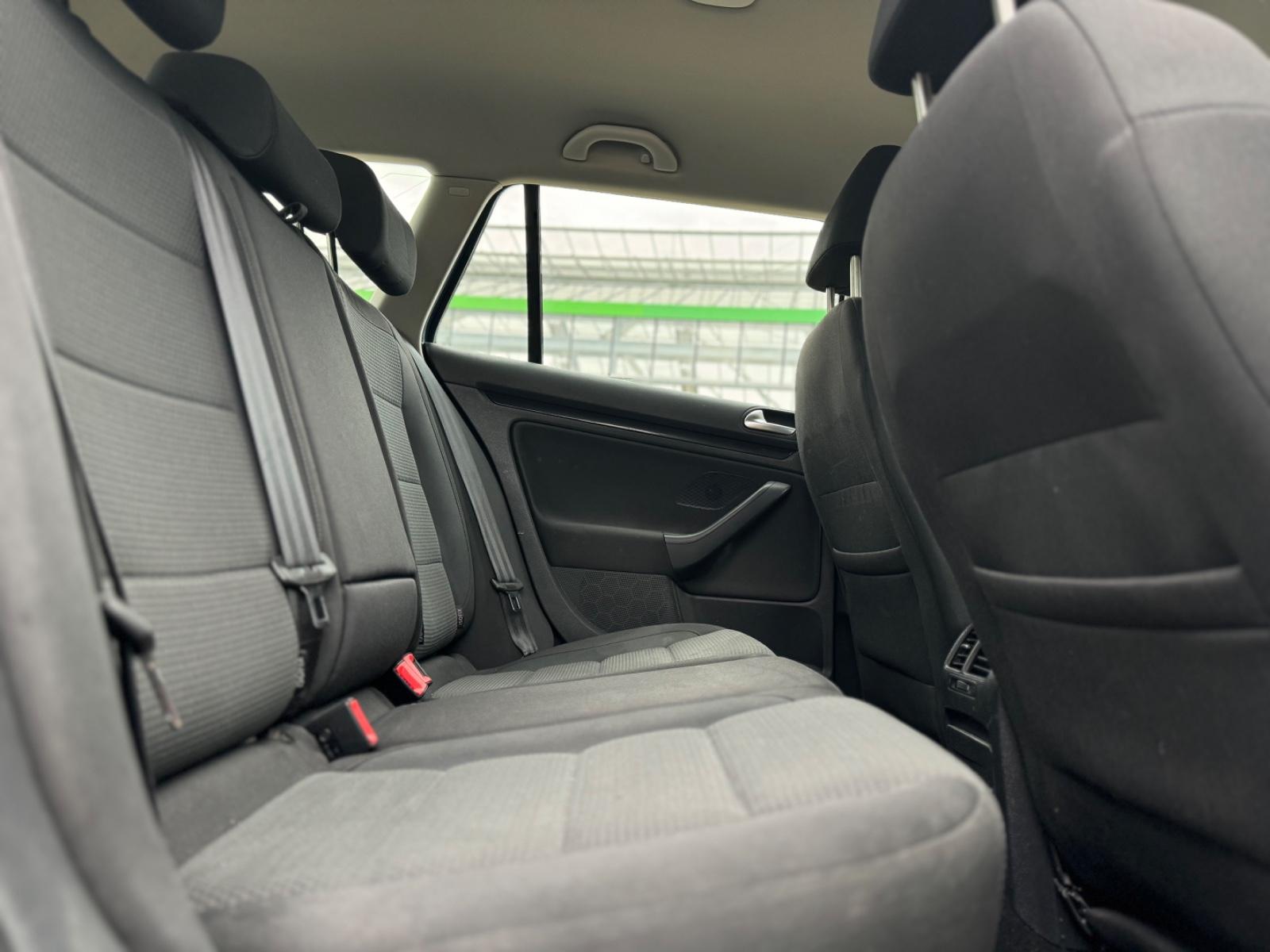 Volkswagen Golf 2011 — photo 14