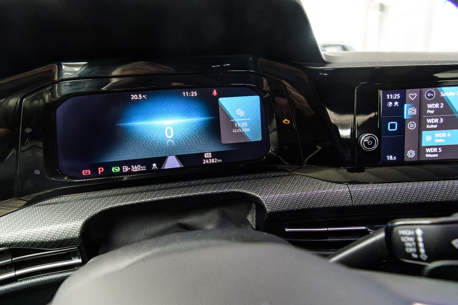 Fahrzeugabbildung Volkswagen Golf VIII R-Line +Led +Keyless+We Connect Plus
