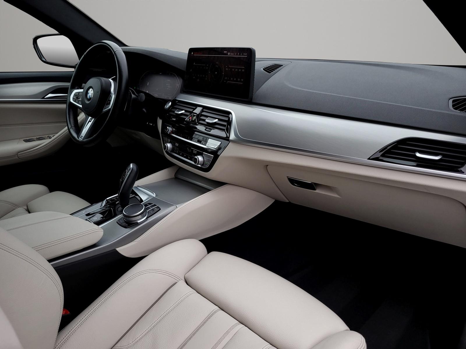 BMW 520 d Tour. M Sport LASER|HUD|H&K|R-KAM|KEYLESS