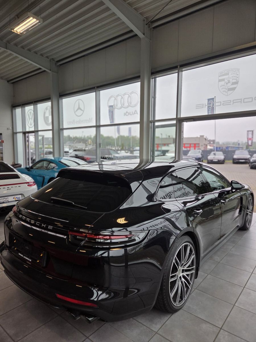 Fahrzeugabbildung Porsche Panamera Sport Turismo 4 E-Hybrid/VOLLAUSTATTUNG