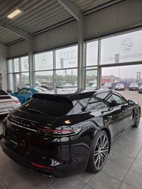 Porsche Panamera - 4