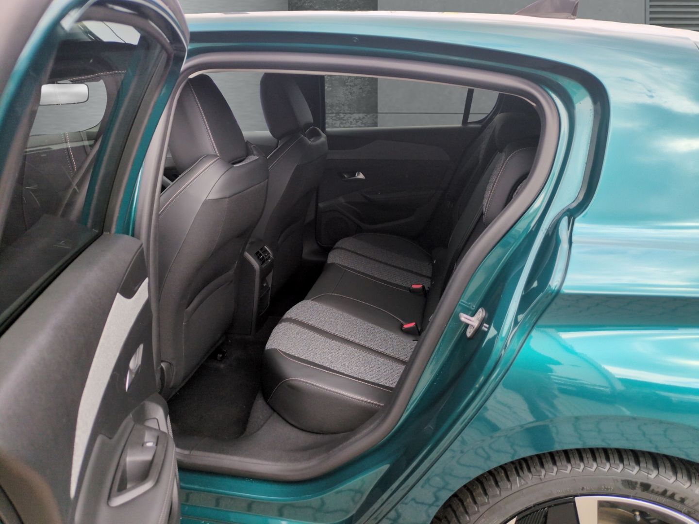 Peugeot 308 - Bild 9