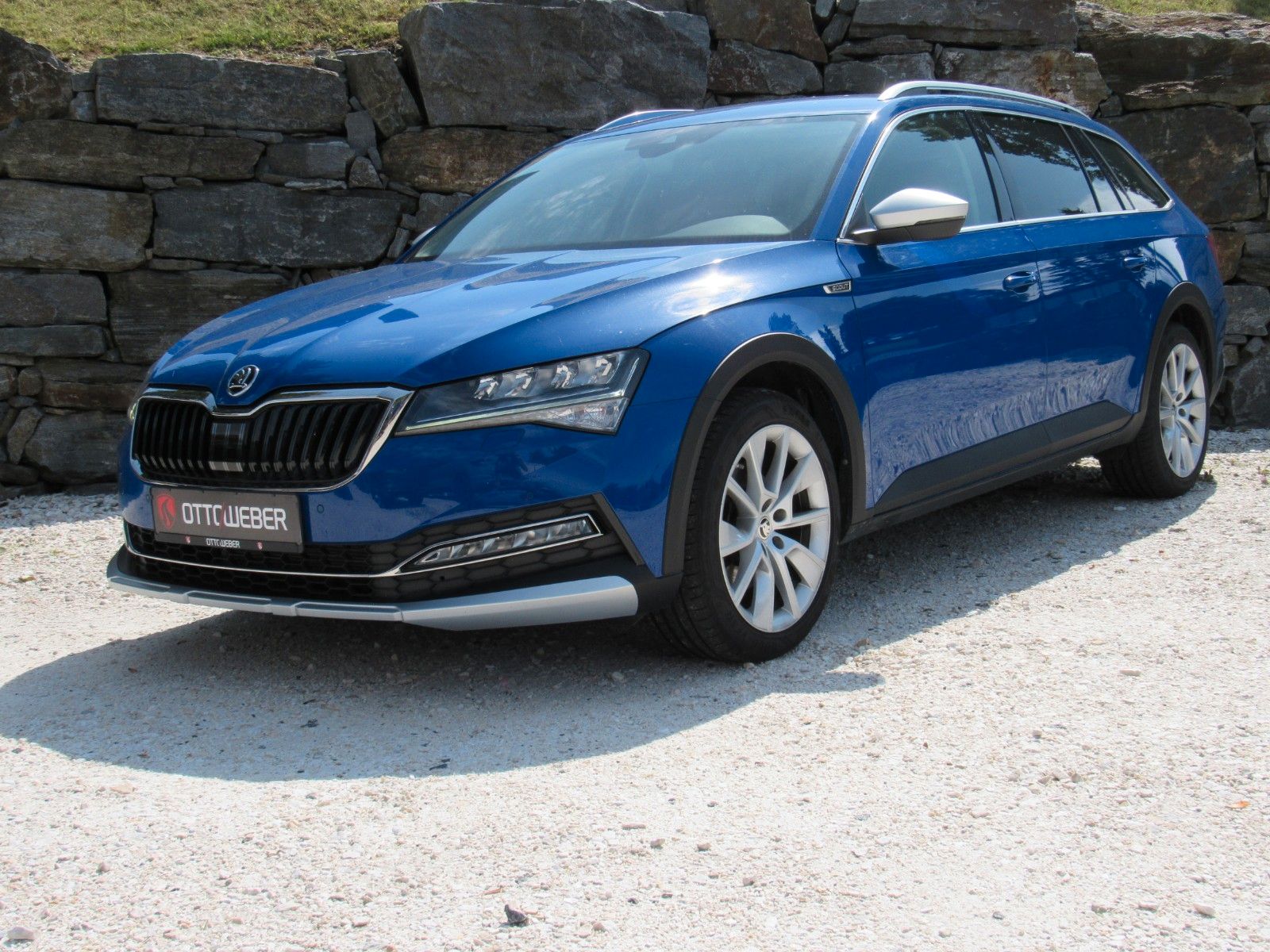 Skoda Superb Combi 2.0 TDI DSG Scout 4x4 NAVI ACC STHZ