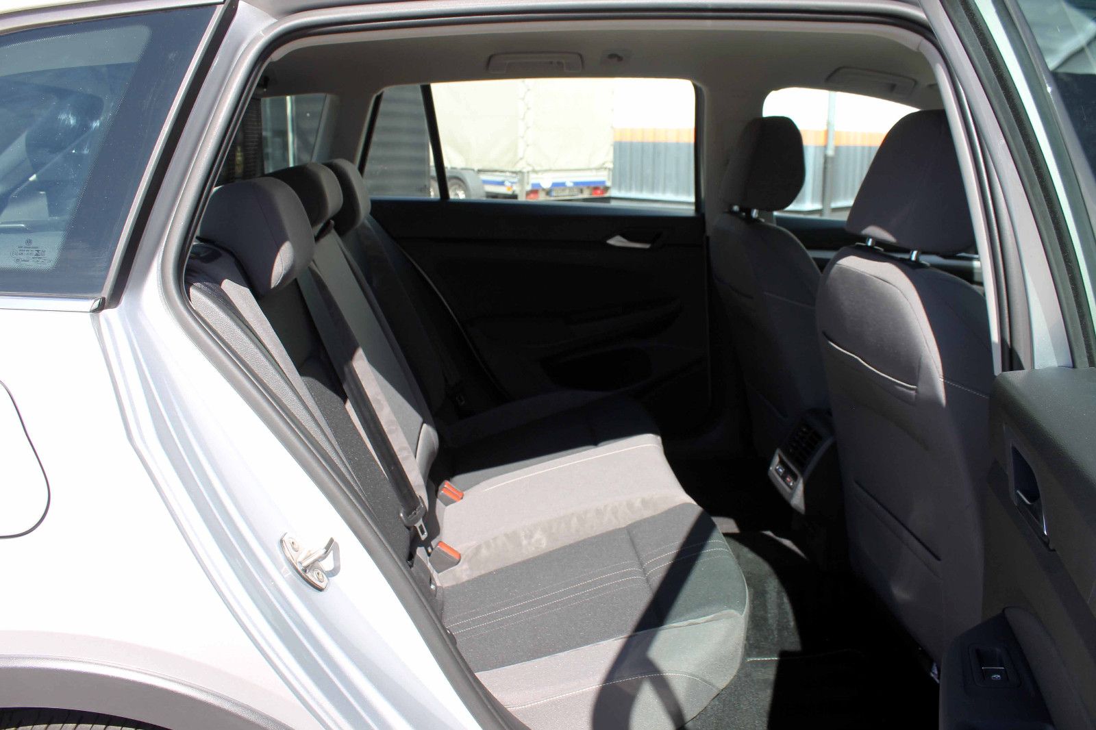 Fahrzeugabbildung Volkswagen Golf Variant Alltrack 4M DSG ACC LED KAM PDC AHK