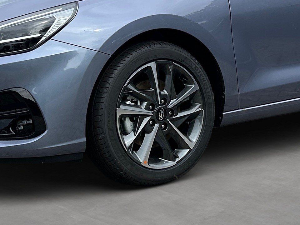 Fahrzeugabbildung Hyundai i30 MY25 1.5T 48V 7DCT ADVANTAGE PLUS-P KEYLESS+