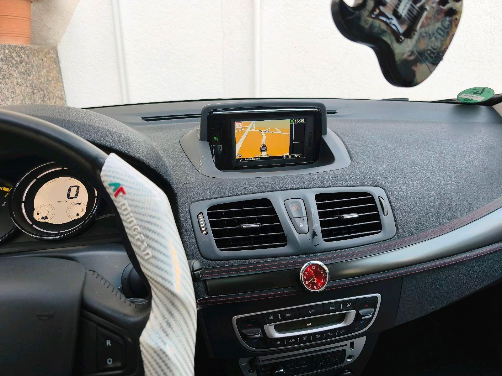 Renault Megane 2013 — photo 12