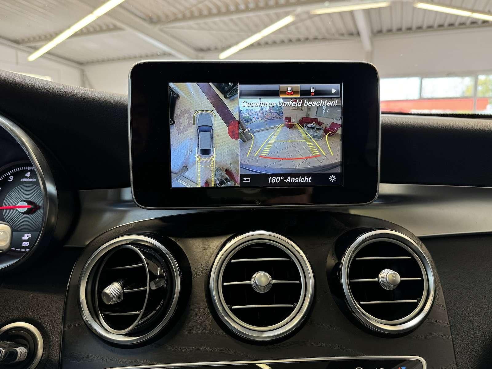 Fahrzeugabbildung Mercedes-Benz GLC 250 Coupe AMG/LED/Distronic/S-Dach/Memo/3...