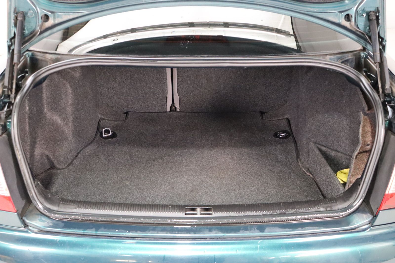 Fahrzeugabbildung Audi A4 1.6 * Flüssiggas * HU 01.2028 * s-line