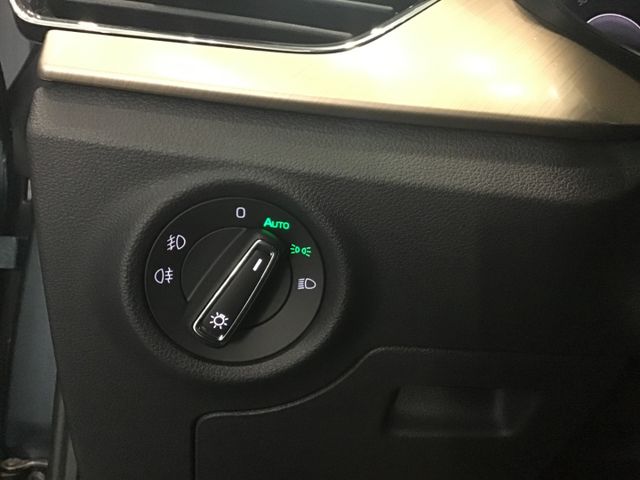 Fahrzeugabbildung Skoda Kamiq Style 1.5 TSI DSG/Kamera/Navi/beh.WSS