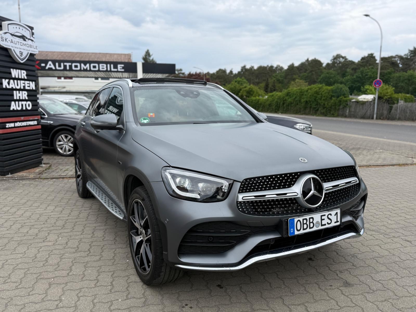 Mercedes-Benz GLC 300e AMG 4Matic PANO-HUD-ACC-360-BURMESTER