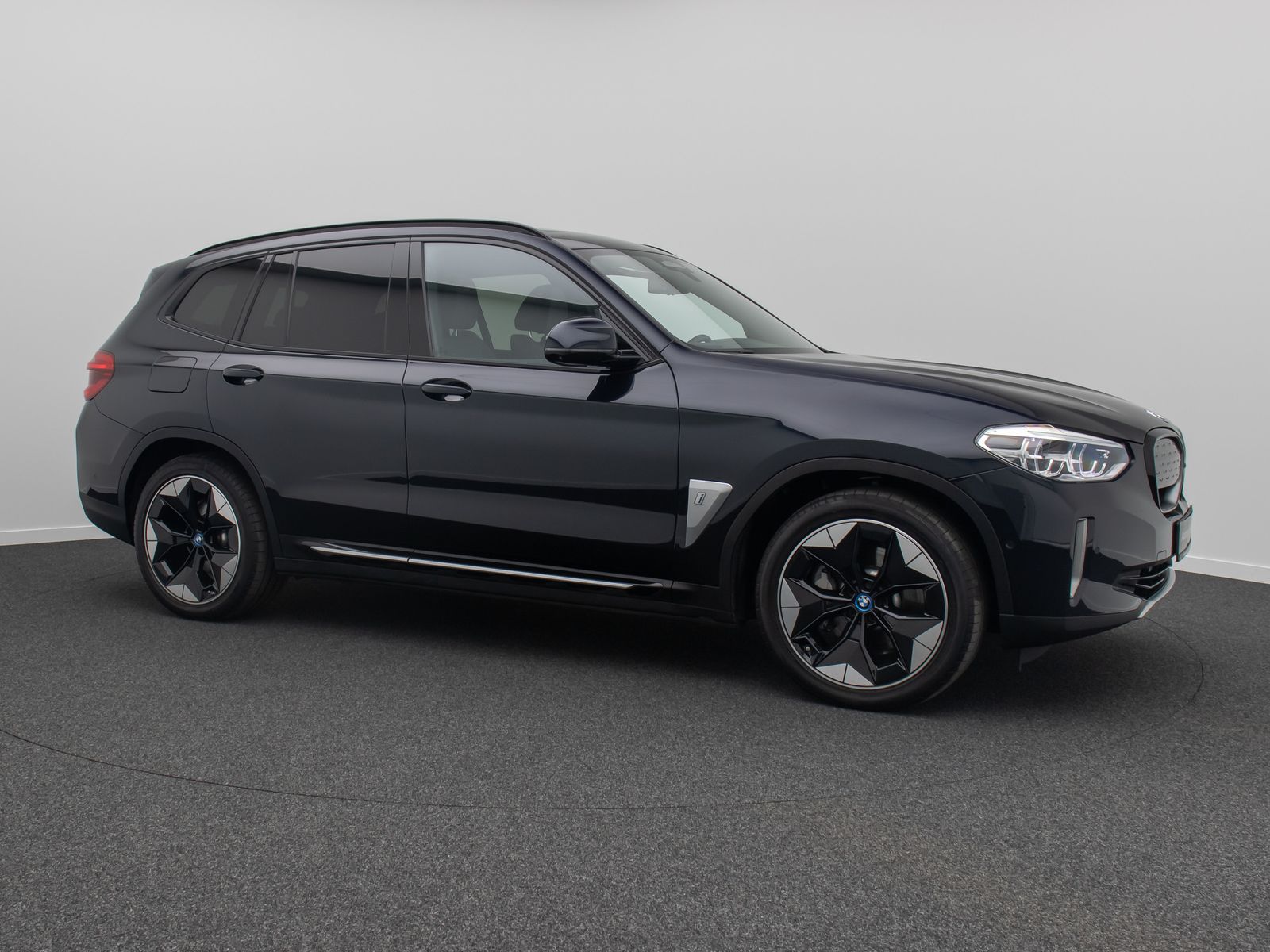 Fahrzeugabbildung BMW iX3 IMPRESSIVE HUD 360°DAB H/K 20Zoll Sport Alar