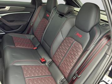 2025 AUDI RS6 缩略图 11