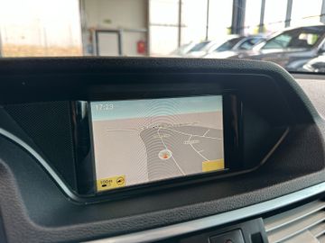 Mercedes-Benz E 250 CGI BlueEfficiency *Avantgarde*BiXenon*
