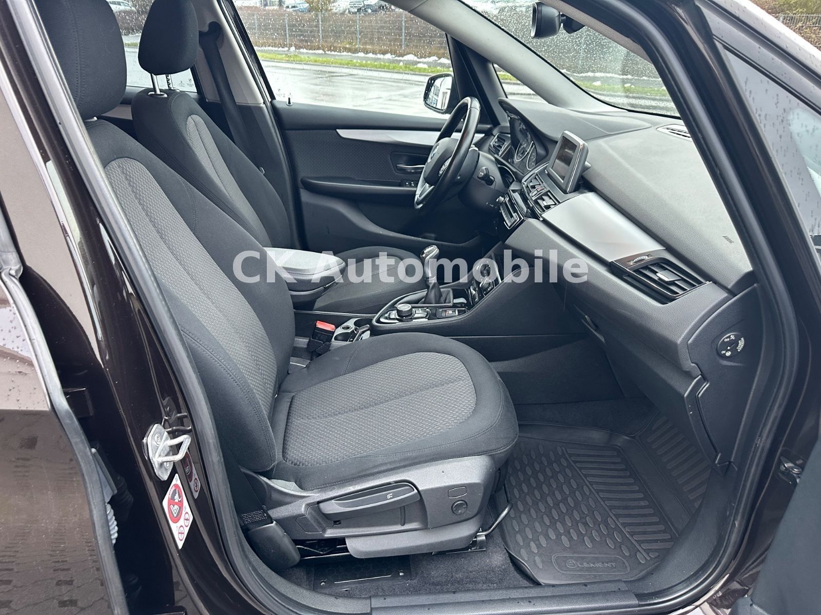 Fahrzeugabbildung BMW 218d Active Tourer Advantage/LED/SHZ/PDC