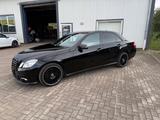 Mercedes-Benz E 350 CGI AVANTGARDE AMG-Line Black Edition - gebrauchte Mercedes-Benz E 350 aus dem Jahr 2011