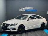 Mercedes-Benz E 250 E -Klasse Coupe*NAVI*SZH*ALU* - weiße Mercedes-Benz E 250