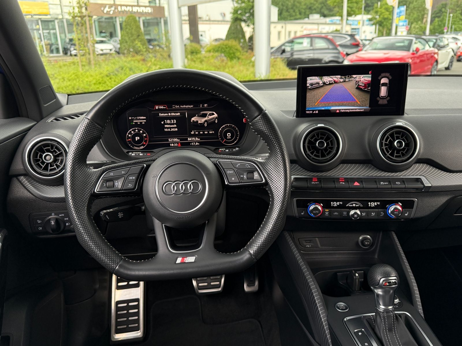 Fahrzeugabbildung Audi Q2 sport S line 35 TFSI KAM LED 19" Virtual