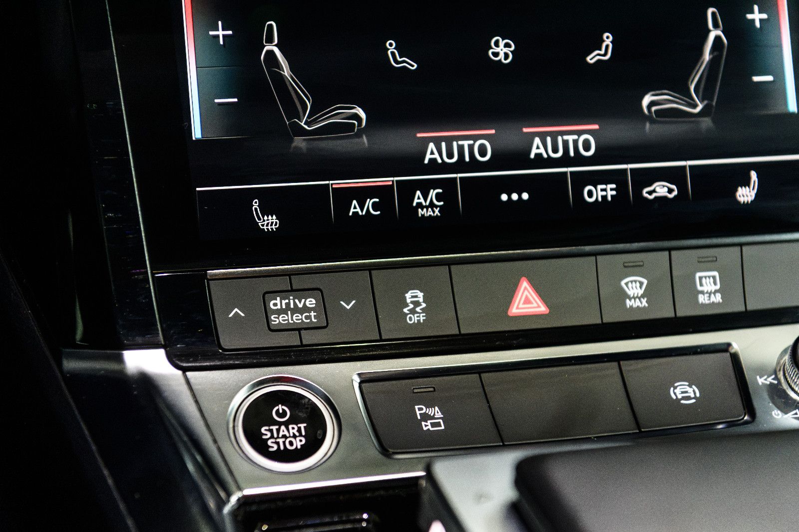 Fahrzeugabbildung Audi e-tron 50 quattro LED+NAVI+SZH+RFK