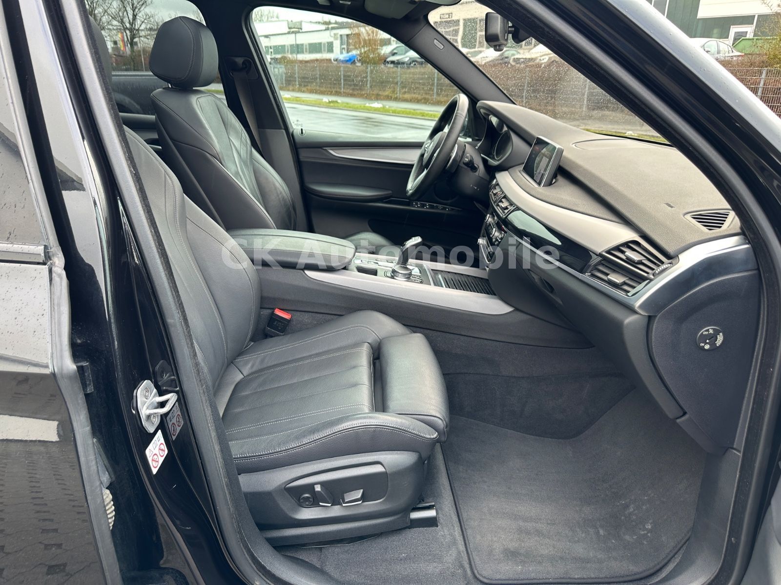 Fahrzeugabbildung BMW X5 xDrive 35i M-Sport/Navi/Pano/Head-Up/LED/AHK