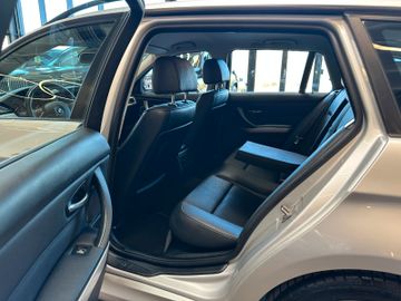 MYAUTOCENTER – Gebraucht- und Jahreswagen mit Werkstattservice in Pfaffenhofen BMW 320d Touring *Xenon*Leder*Automatik*AHK*