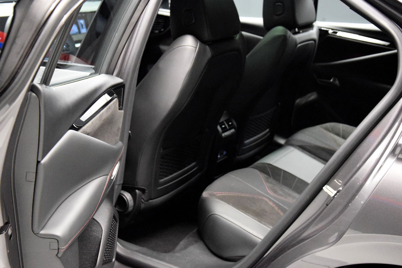 Fahrzeugabbildung DS Automobiles DS4 Performance Line Pano Sitzheizung