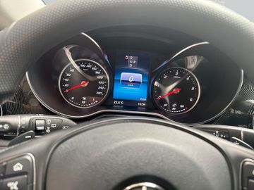 Mercedes V 220 - 12