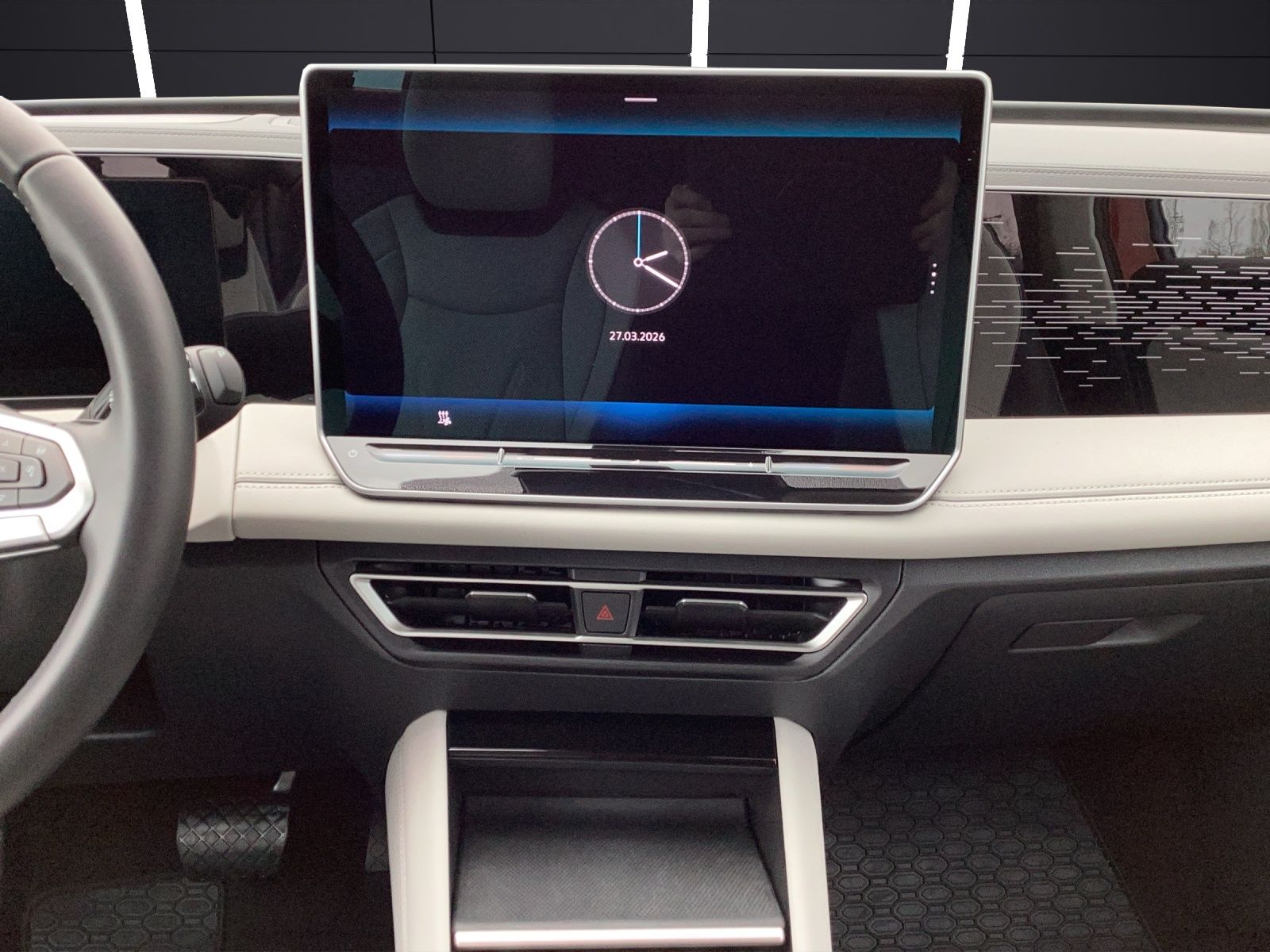 Fahrzeugabbildung Volkswagen Tiguan Elegance TDI DSG 4M IQ.Light ACC STHZ SHZ