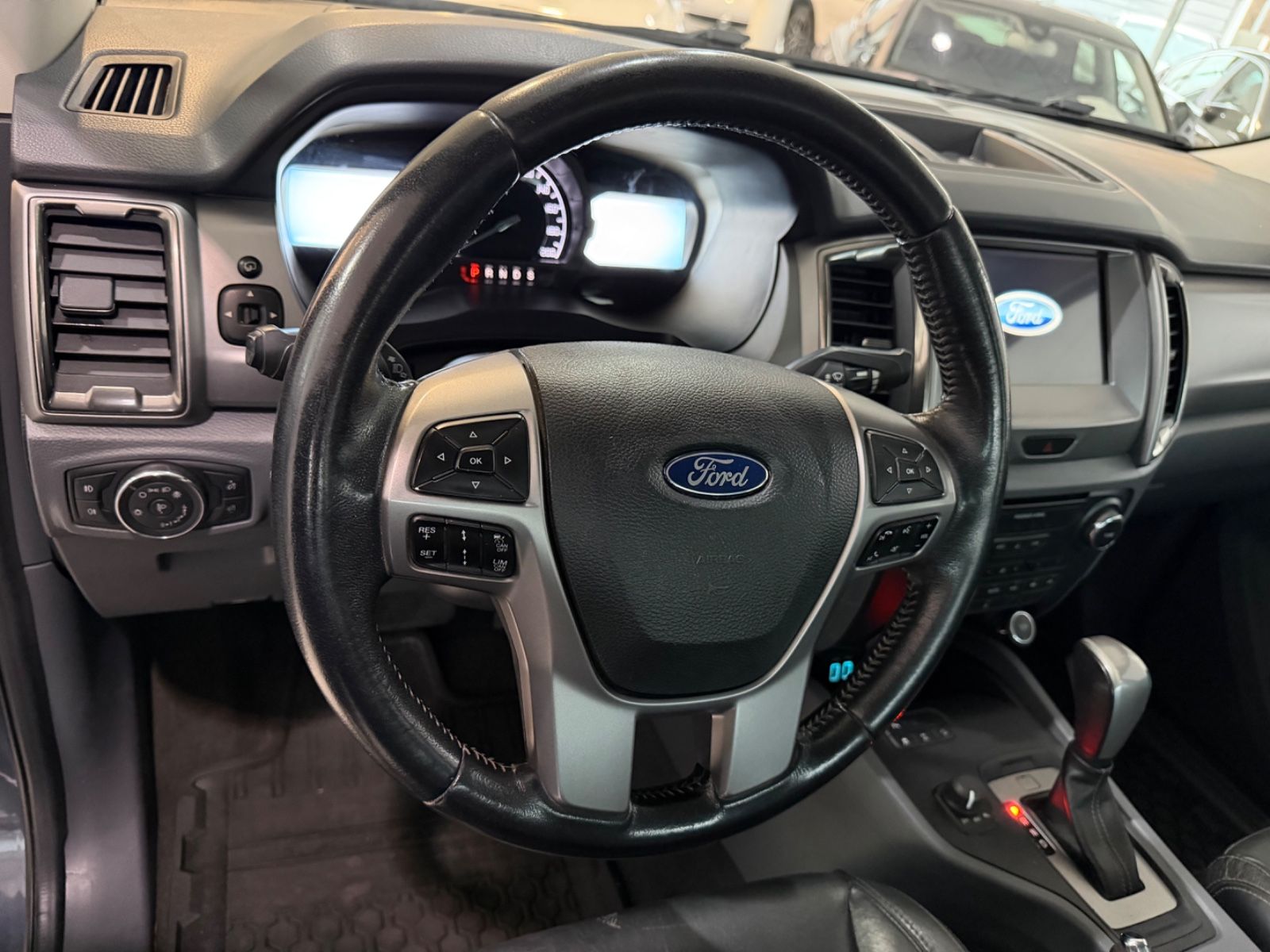 Fahrzeugabbildung Ford Ranger Limited Doppelkabine 4x4