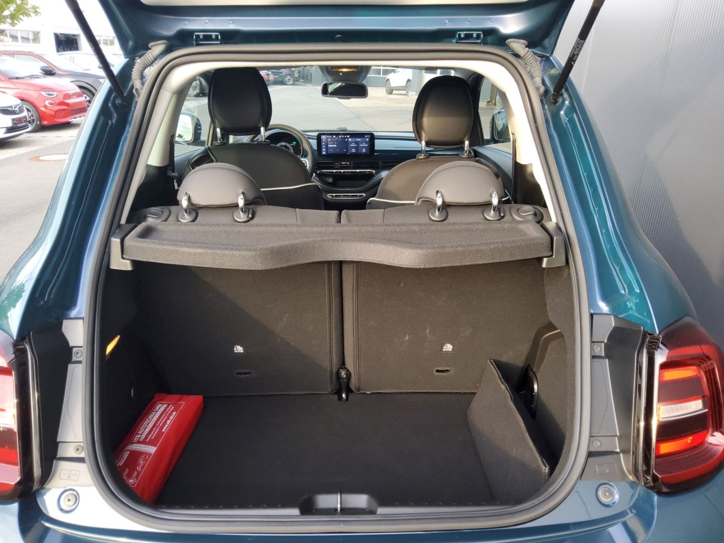 Fahrzeugabbildung Fiat 500e LED SHZ PDC DAB 360°DroneView Keyless CarPl