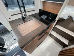 Bürstner SFT 7.0 SIGNATURE  Automatik 180PS AHK