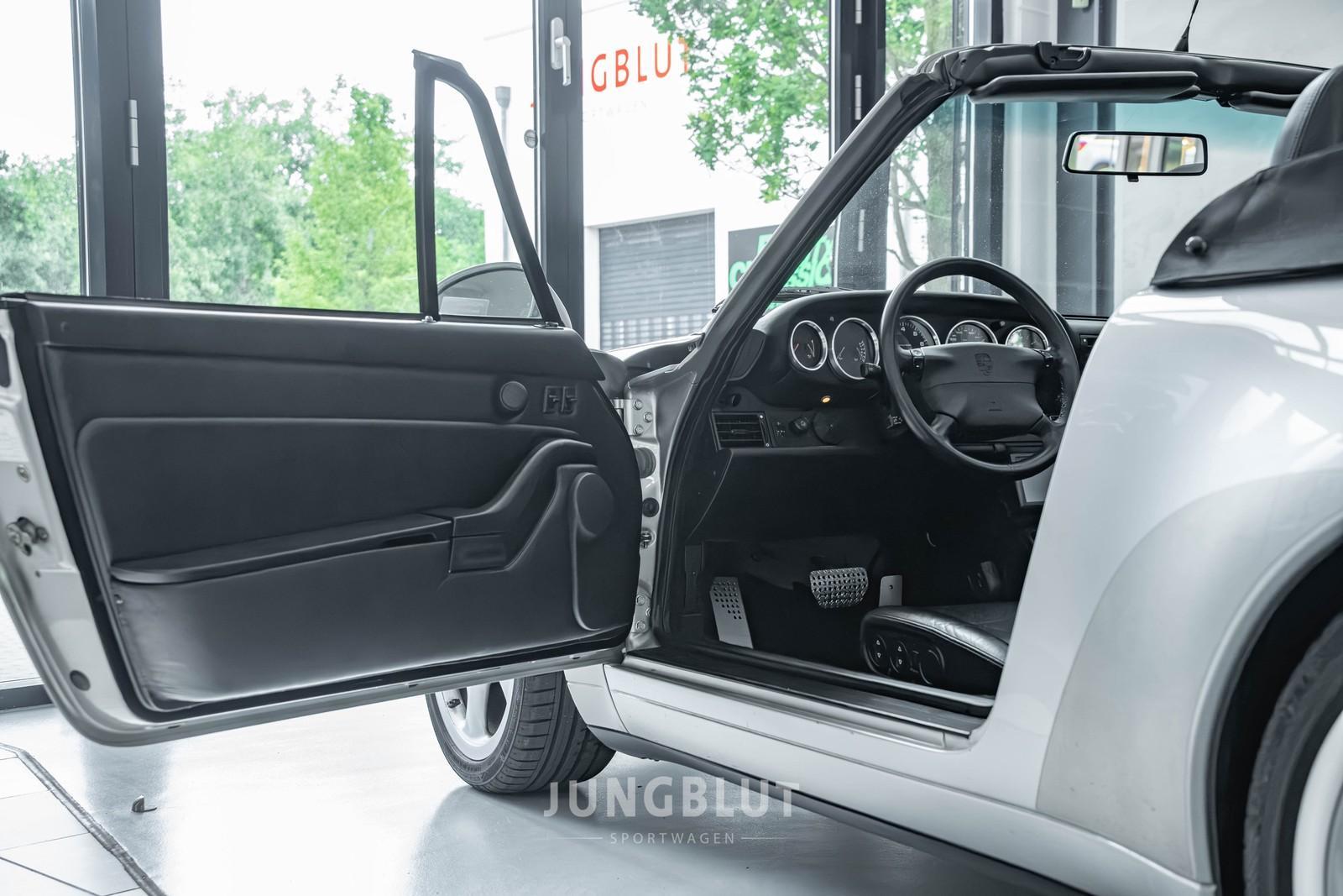 Porsche 993 Carrera Cabriolet, Tiptr. Deut. Auslieferung