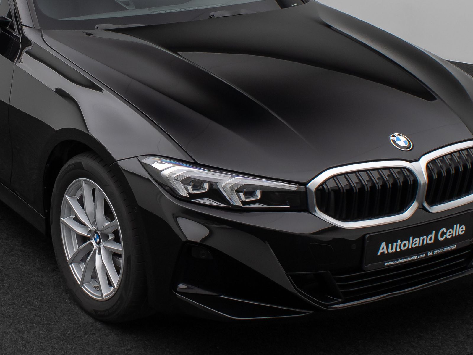 Fahrzeugabbildung BMW 318i Kamera DAB Widscreen Sportlenkrad Alarm LED