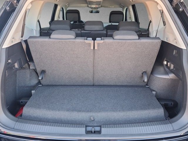 Fahrzeugabbildung Volkswagen Tiguan Allspace TDI Life DSG  7-Si LED AHK Navi