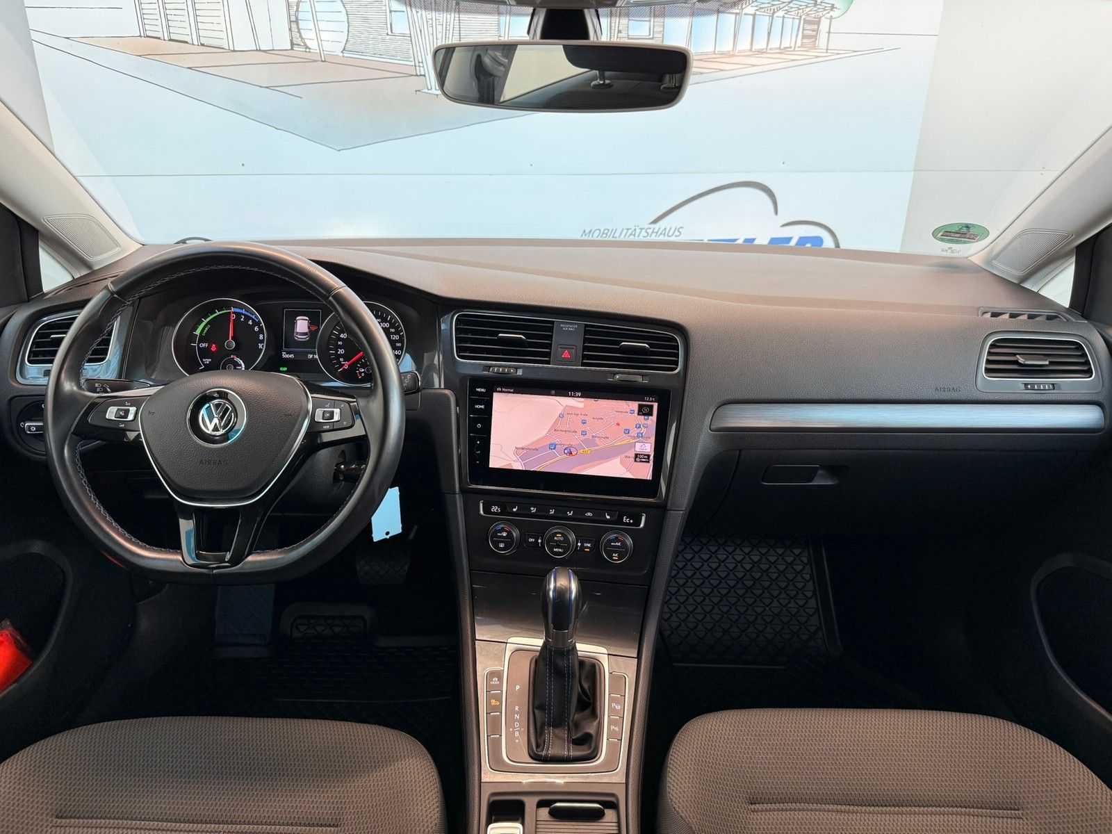 Fahrzeugabbildung Volkswagen e-Golf VII Lim +Wärmepumpe + LED + Spiegel Paket