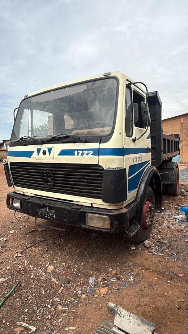Mercedes-Benz 1722  4X2 Kipper ist nicht 1622-1922