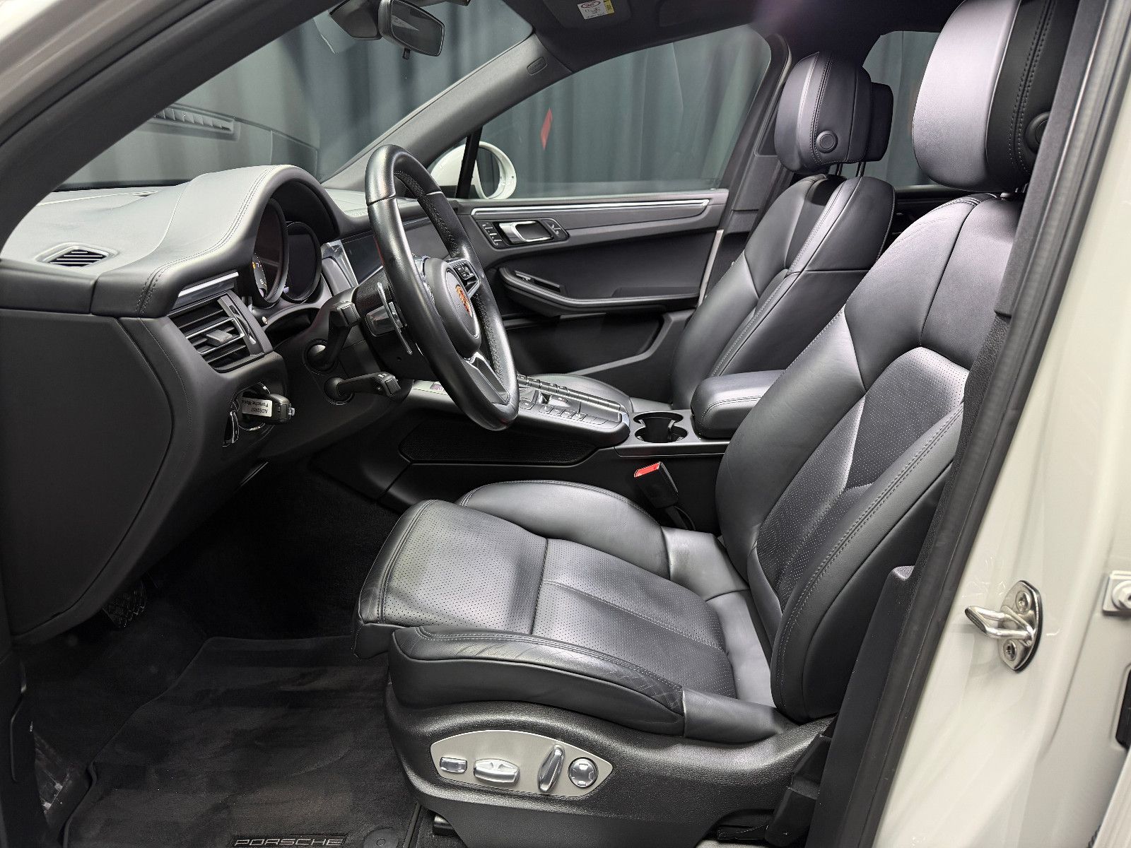 Fahrzeugabbildung Porsche Porsche Macan S |360°|AHK|Dt.-FAHRZEUG