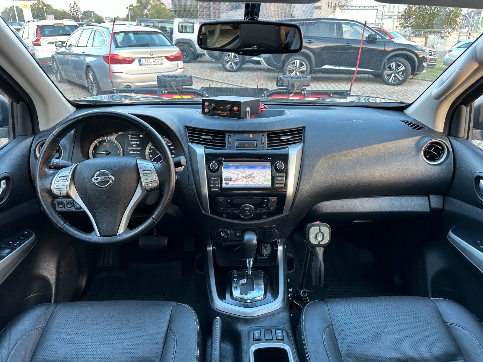 Fahrzeugabbildung Nissan Navara 2.3 Tekna 4x4 DIFF+AHK+STREU.+SCHNEEPFLUG