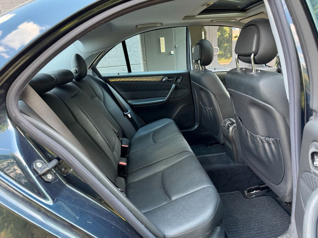Mercedes-Benz C 320 V6 Automatik Lim.,Klima,Leder,AHK,Sitzhzg