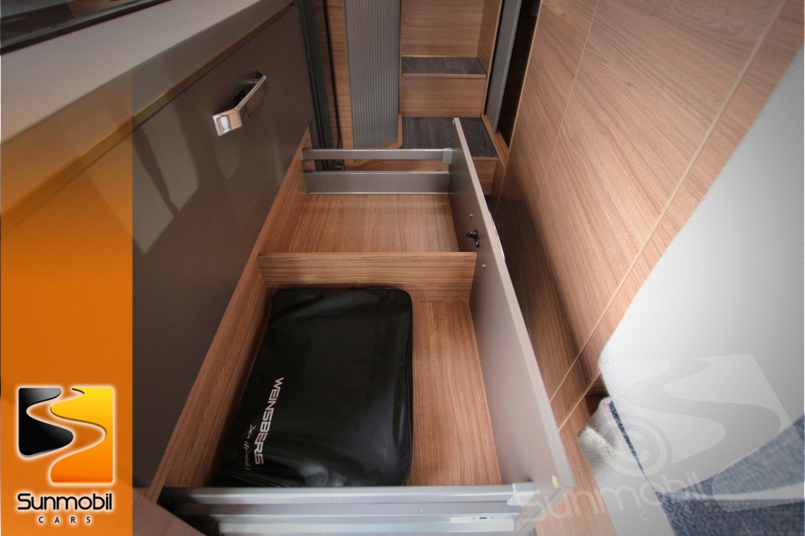 Fahrzeugabbildung Weinsberg CaraSuite 650 MEG Ford Markise Lithium Akku