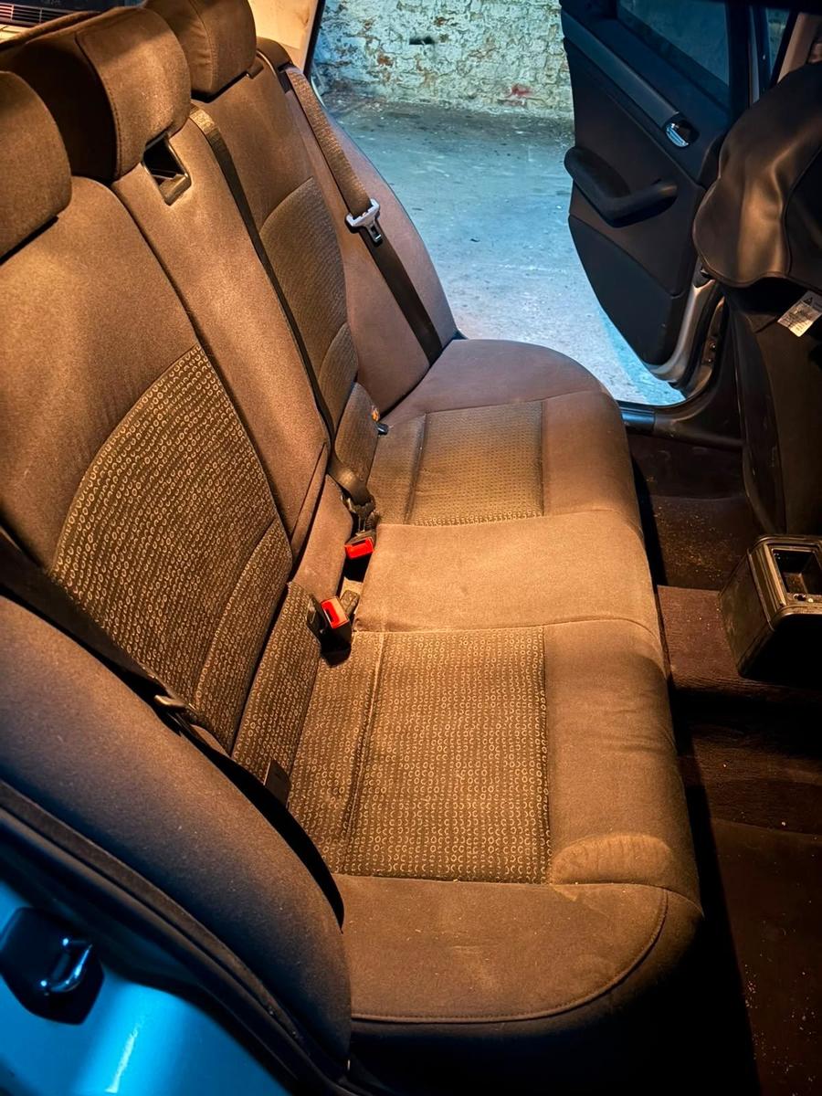 BMW 318 2004 — photo 10