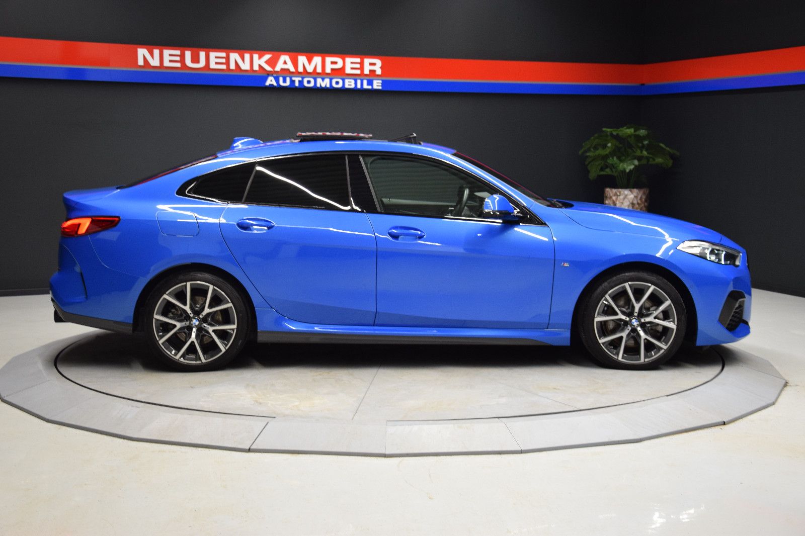 Fahrzeugabbildung BMW 220 d xDrive Gran Coupé M Sport Pano ACC Memory