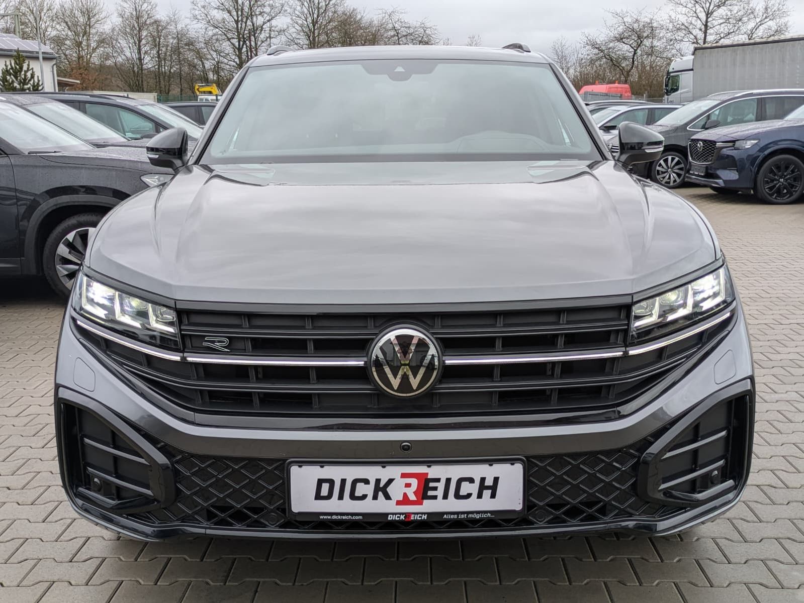 Fahrzeugabbildung Volkswagen Touareg 3.0TDI 4M R-Line VOLL Black 22" UPE 114T