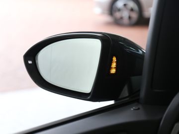 Volkswagen Touran 1.5 TSI DSG COMFORTLINE LED KAMERA 7SITZ