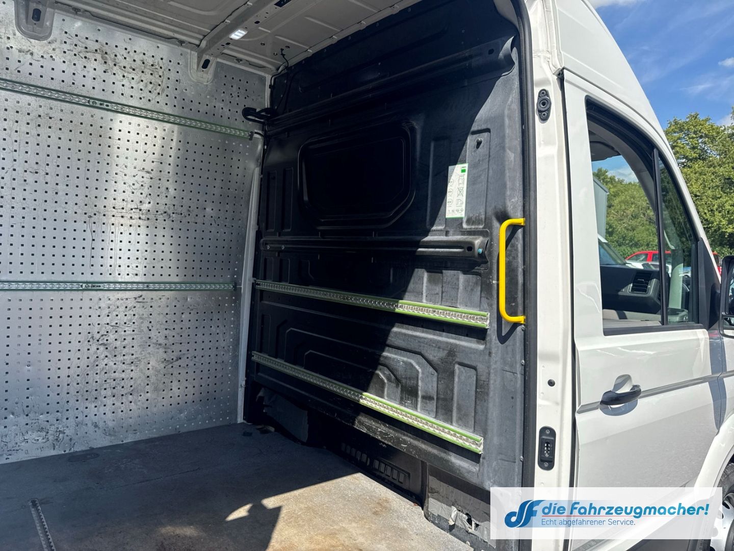 Fahrzeugabbildung Volkswagen Crafter Kasten MAXI 50 lang Hoch 5t-3,5tmög. AHK
