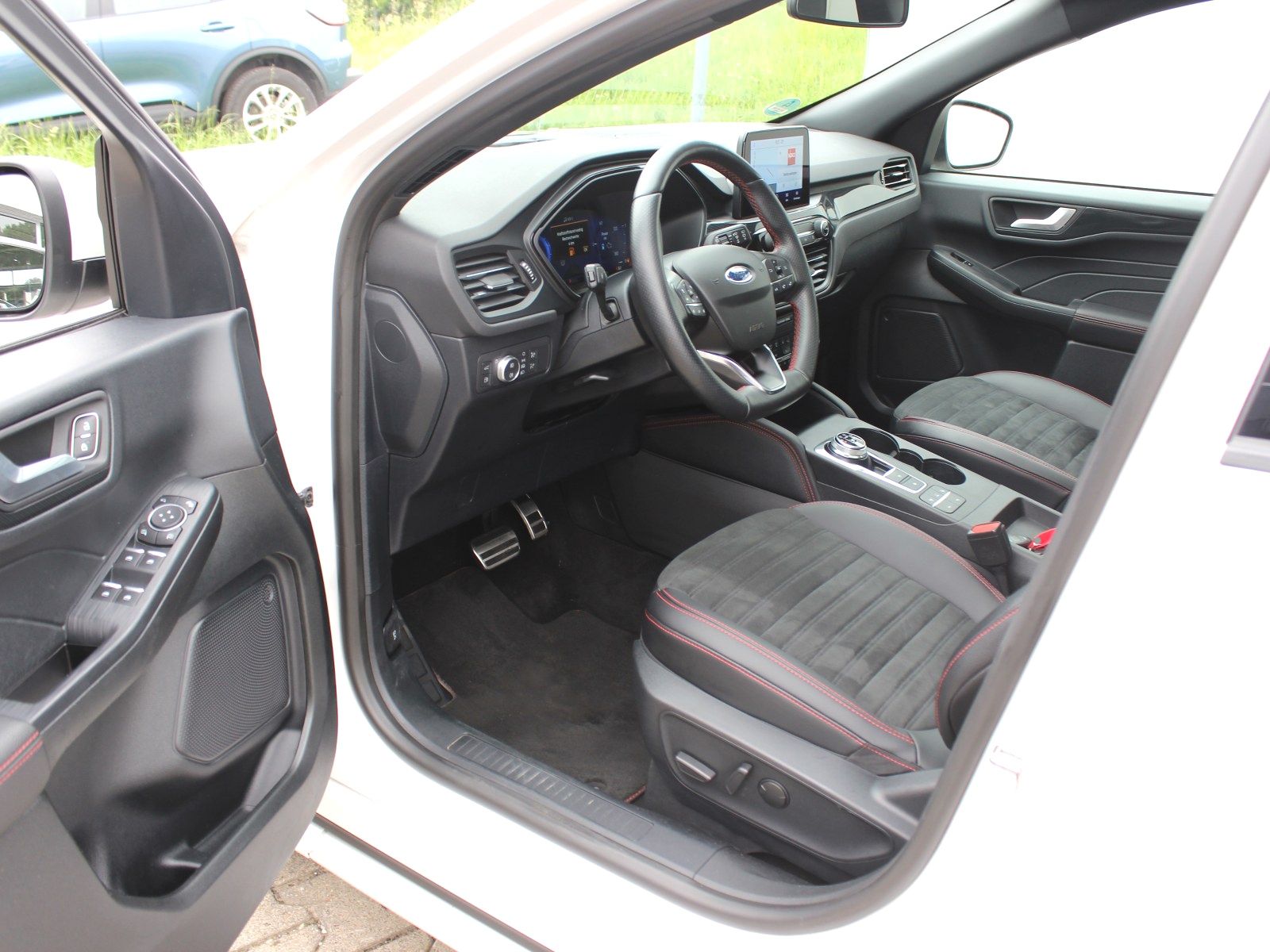 Fahrzeugabbildung Ford Kuga Plug-In Hybrid ST-Line X 2,5 Duratec
