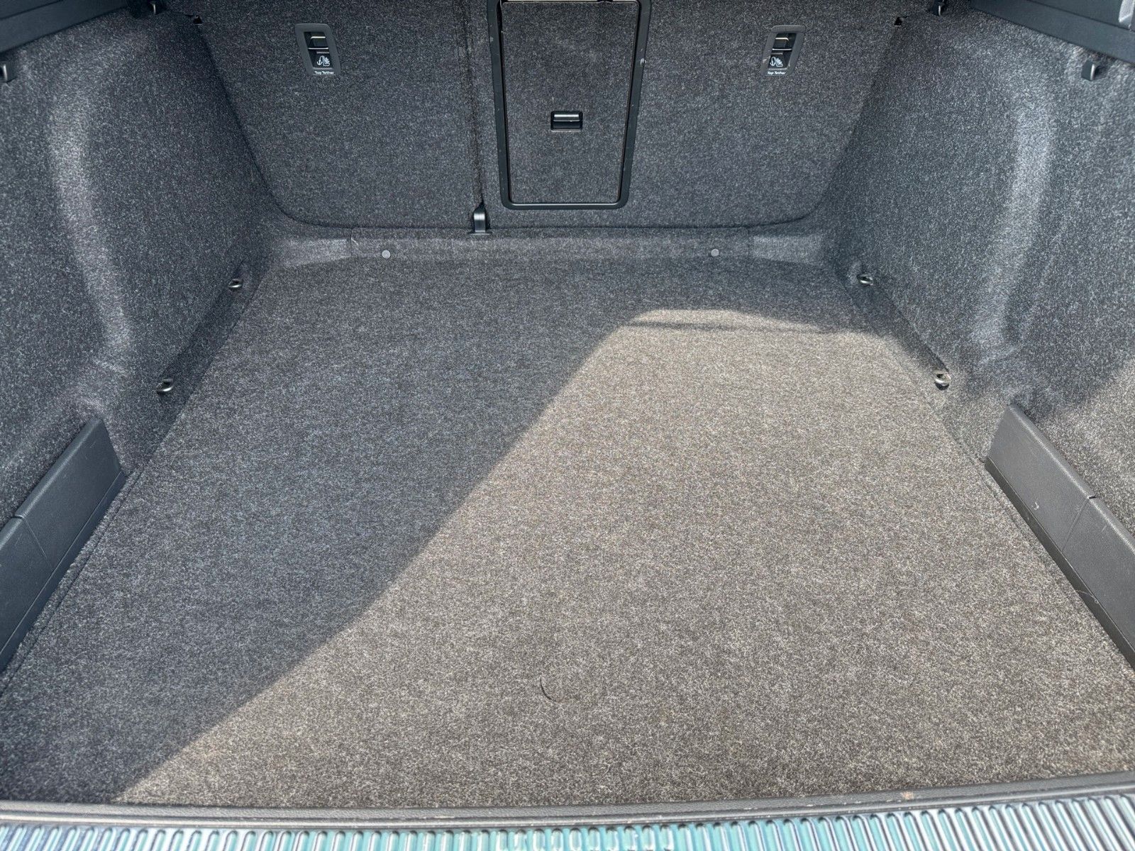 Fahrzeugabbildung SKODA Superb Combi Ambition