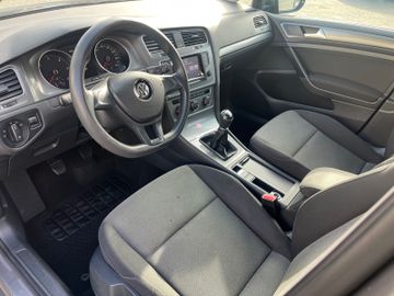 Volkswagen Golf - 10