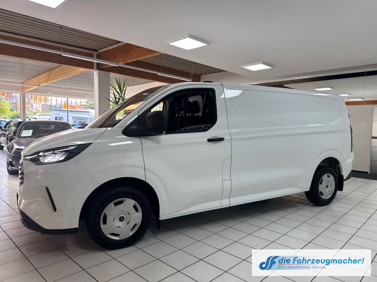 Fahrzeugabbildung Ford Transit Custom Kasten 320 L2 Trend FWD 2.0 EcoBl